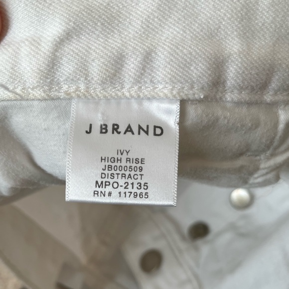 J Brand Ivy white distressed short - run big - Picture 7 of 9